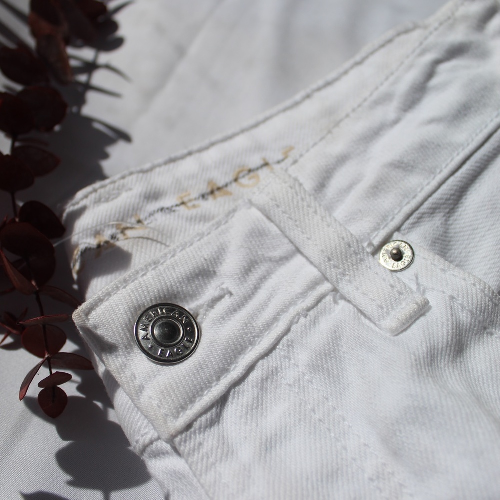 American Eagle Outfitters White Mom Jeans | Size 00 Short | FREE SHIPPING - Picture 6 of 7